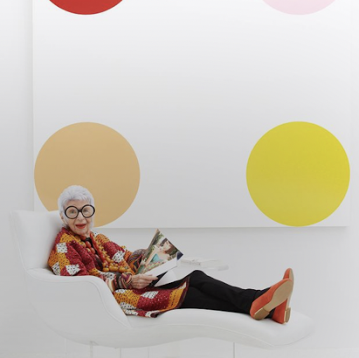 Iris Apfel cruzando las fronteras generacionales.